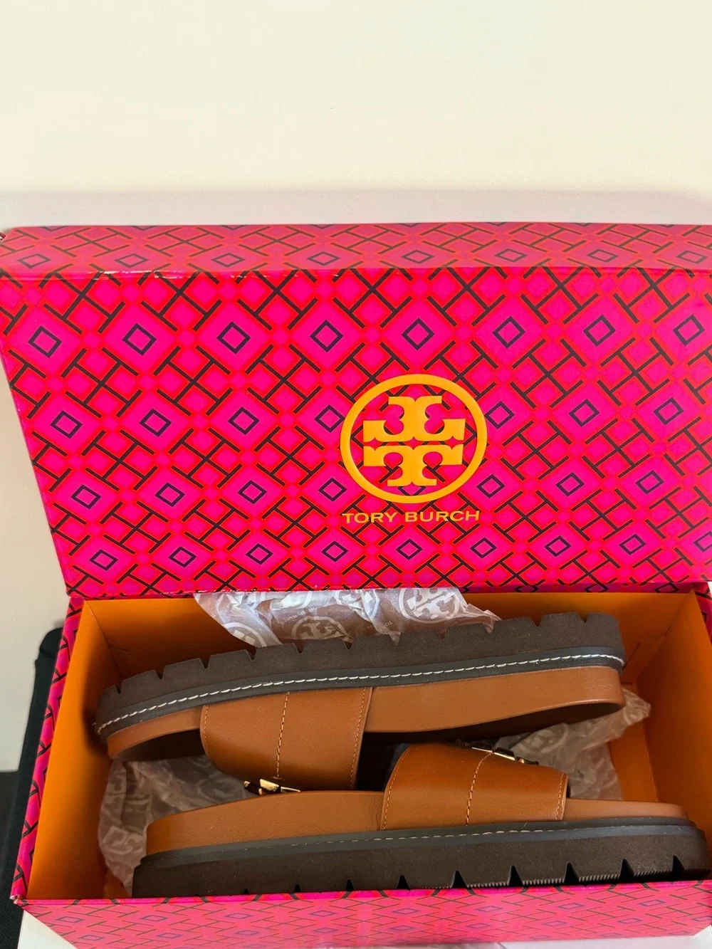 Tory Burch Everly Anatomic Lug Slides 🤎